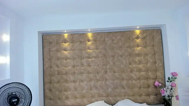 violet_giraldo webcam