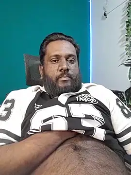 rayansmith_ (M young) - Rub my bulge & spit on cock