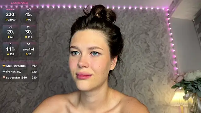 Olivia-Borgia live sex cam