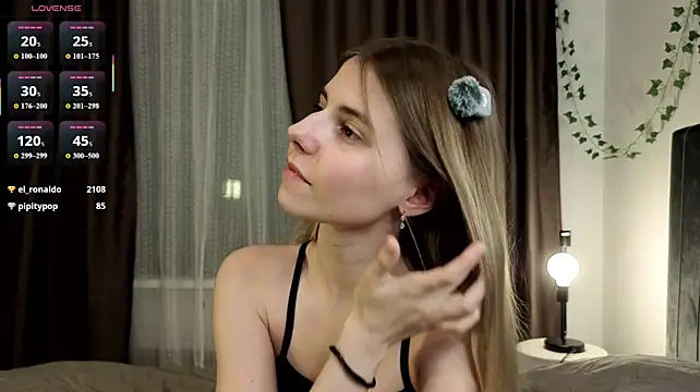 Honey_Lia live cam on StripChat