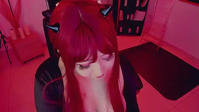 Sweet_lenna live cam on StripChat