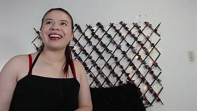 Current still of Samantha_Wallker