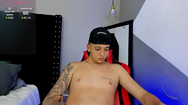 Boy_Mathew live cam on StripChat