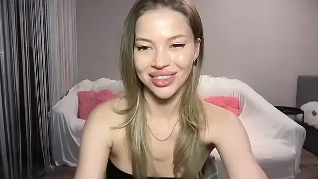EmmyMills webcam