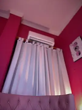 LeylaKnox webcam