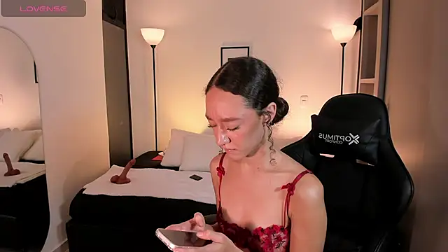 ChloeMoreti webcam