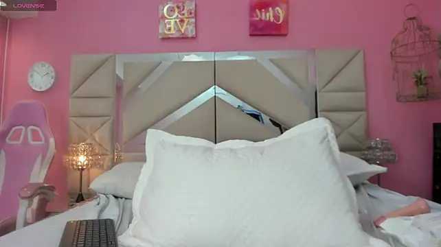 ariana_moon00 webcam