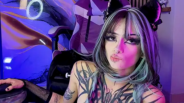chloe_jacksonn live cam on StripChat