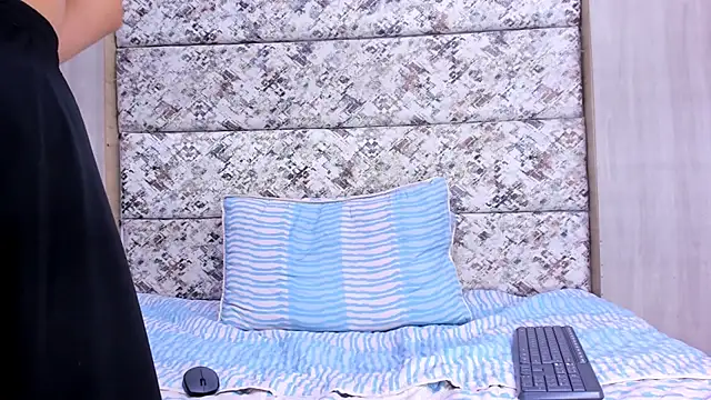 frank_jhonsson live cam on StripChat