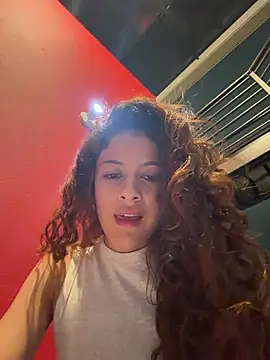 alana15's live cam