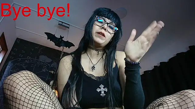 alexhoe_ (F young) - Choose the goal with a poll ( 3 options)