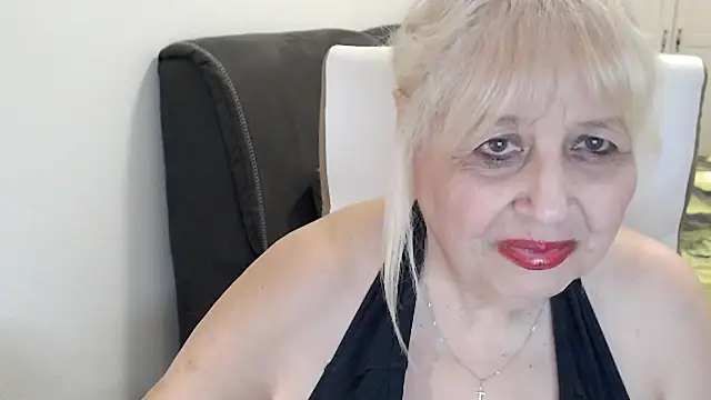SusiLifeXXX webcam