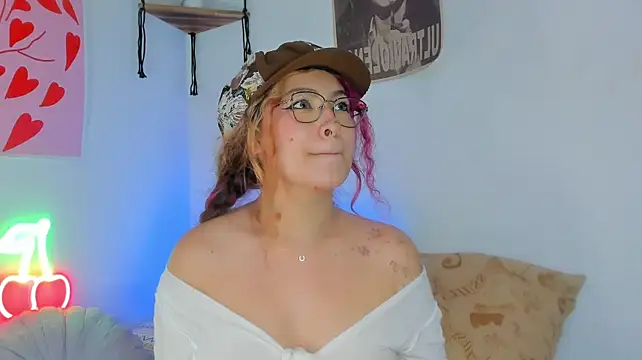 MarieTaylor_ webcam