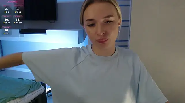 Emily_Hartt webcam