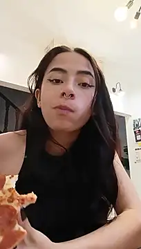 Ivyy_sweet_ live cam on StripChat