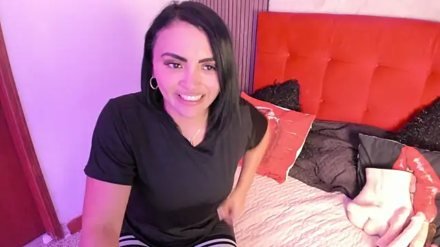 EstrellaSmmith live cam on StripChat
