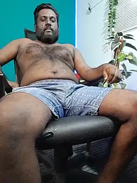 rayansmith_ (M young) - Rub my bulge & spit on cock