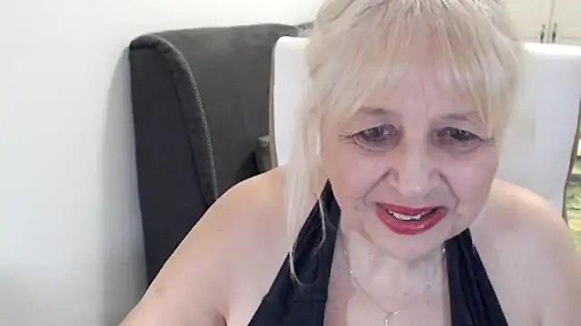 SusiLifeXXX webcam