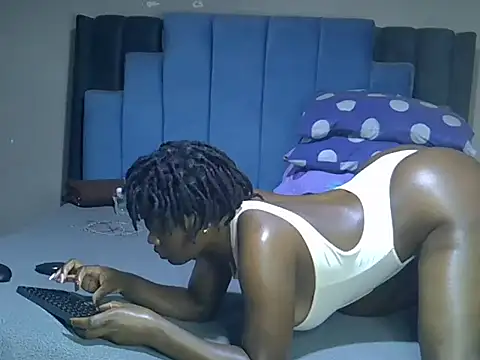 melanin_moon webcam