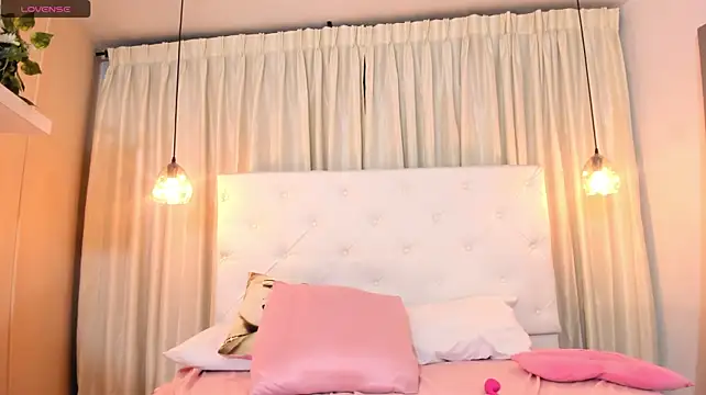Samantha_Lenox webcam
