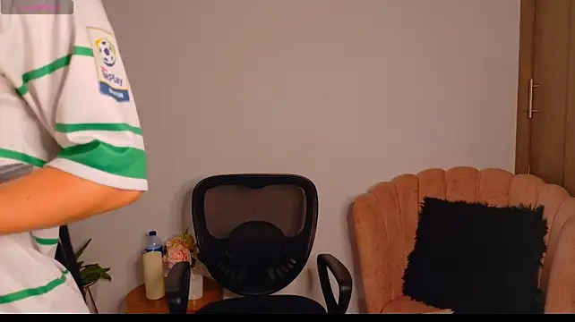 LunaraVelvett webcam