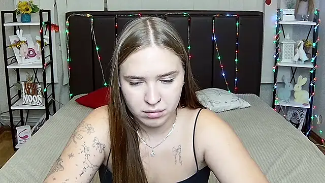 LauraHlot webcam
