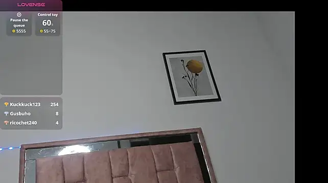 EmeraldBlonde webcam