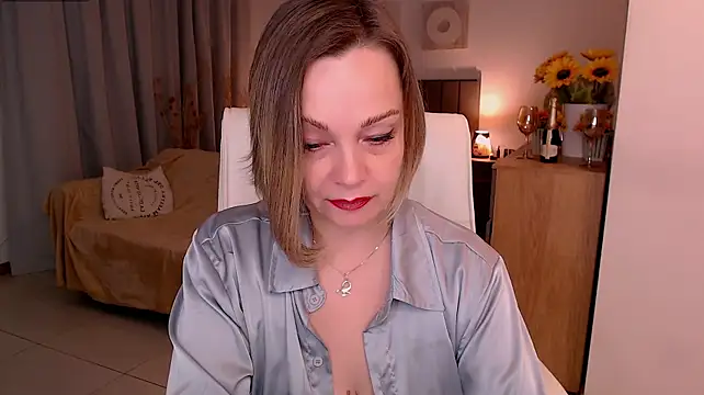 Tilly_Eliot webcam