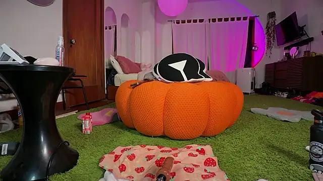 GennaJames webcam