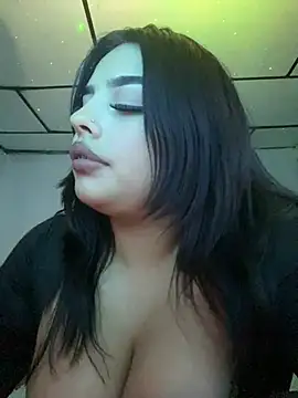LiliMilk_21 webcam