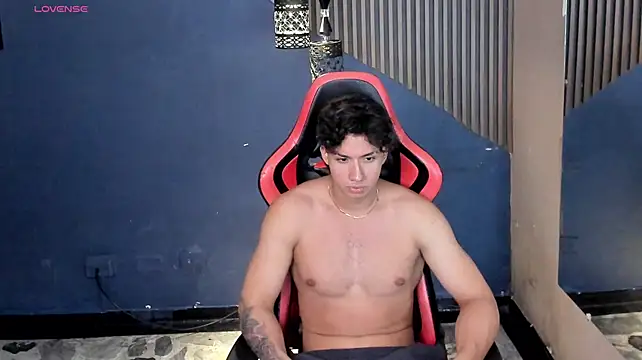 Axxel_Muscle live cam on StripChat
