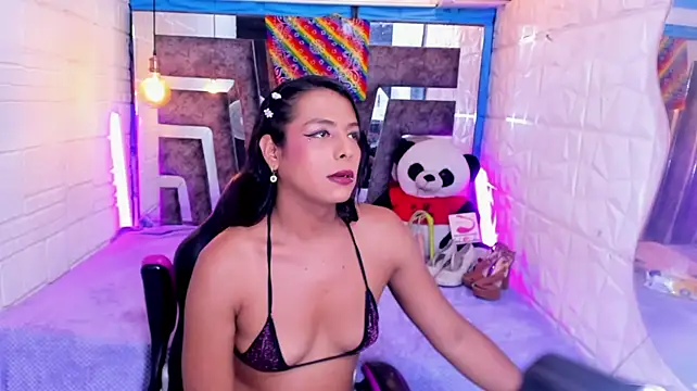 EmmyTorner live cam on StripChat