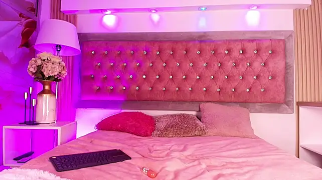 Andy_Leex live cam on StripChat