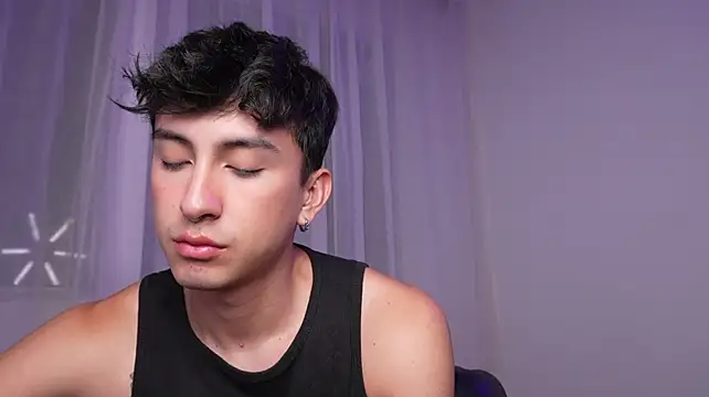 sweettaaron01 webcam