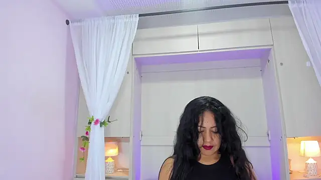 AllieBennet live cam on StripChat