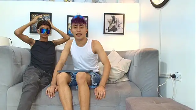 AVENGER_BOYS2026 live cam on StripChat