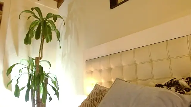 _Pamela_doll webcam