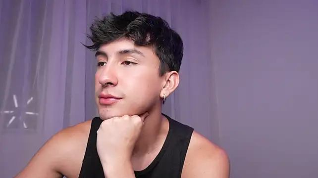 sweettaaron01 webcam