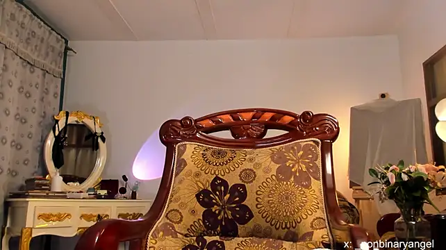 nonbinaryangel webcam