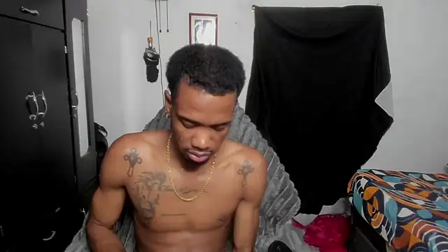 Kofi_exotic_2 webcam