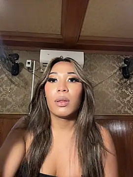 hugecock_tamira webcam