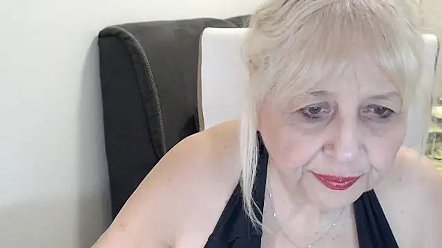 SusiLifeXXX webcam