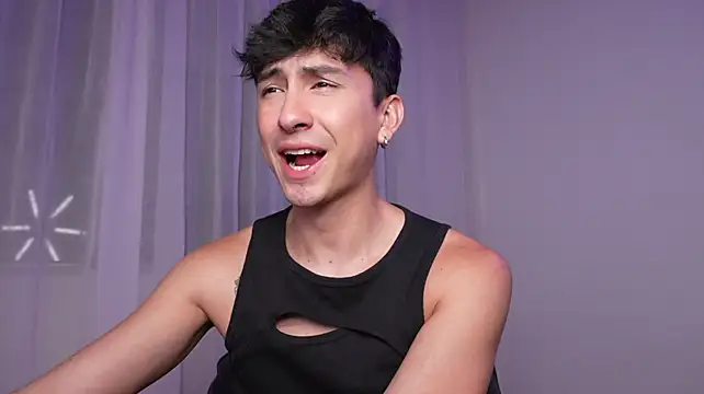 sweettaaron01 webcam