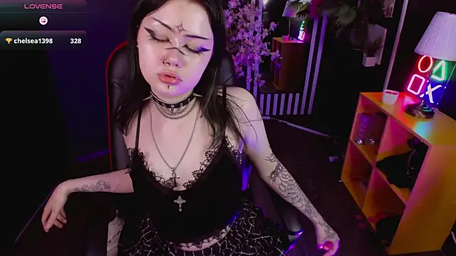 KiraKrahe webcam