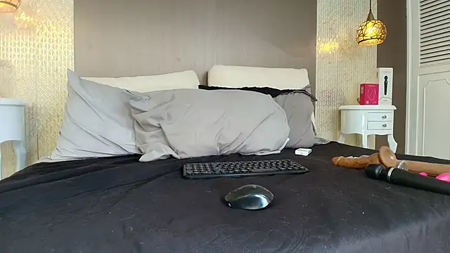 Tiifany_Baker webcam