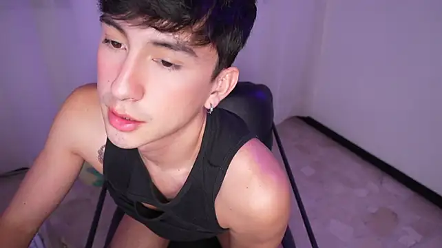 sweettaaron01 webcam