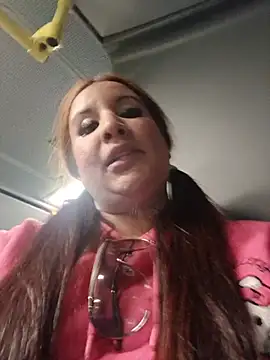 Xiomara_fiery webcam