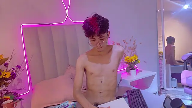 Twink_Sebas7 webcam