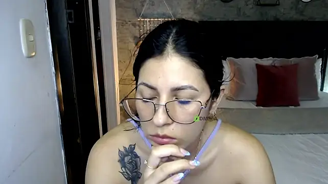 isa_cruzx webcam