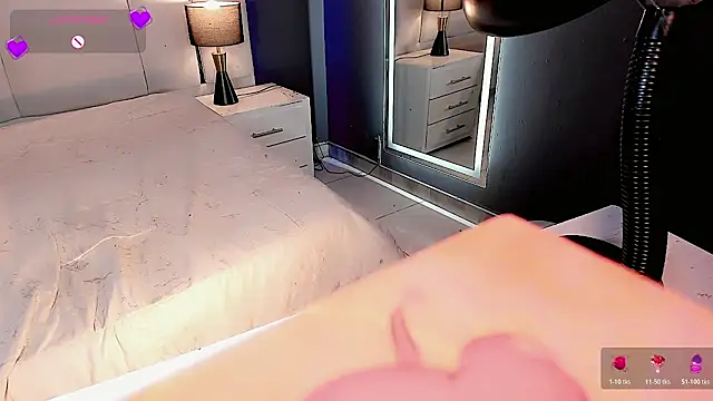 Kornylovee webcam